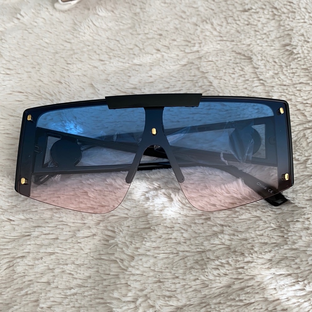 Blue and pink oversize glasses